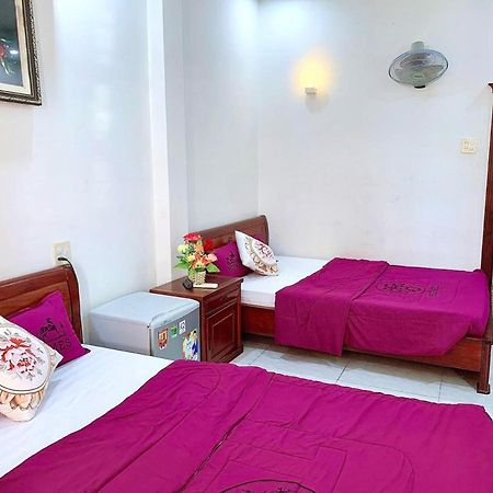 Gia Hoang Hotel Куинён Экстерьер фото