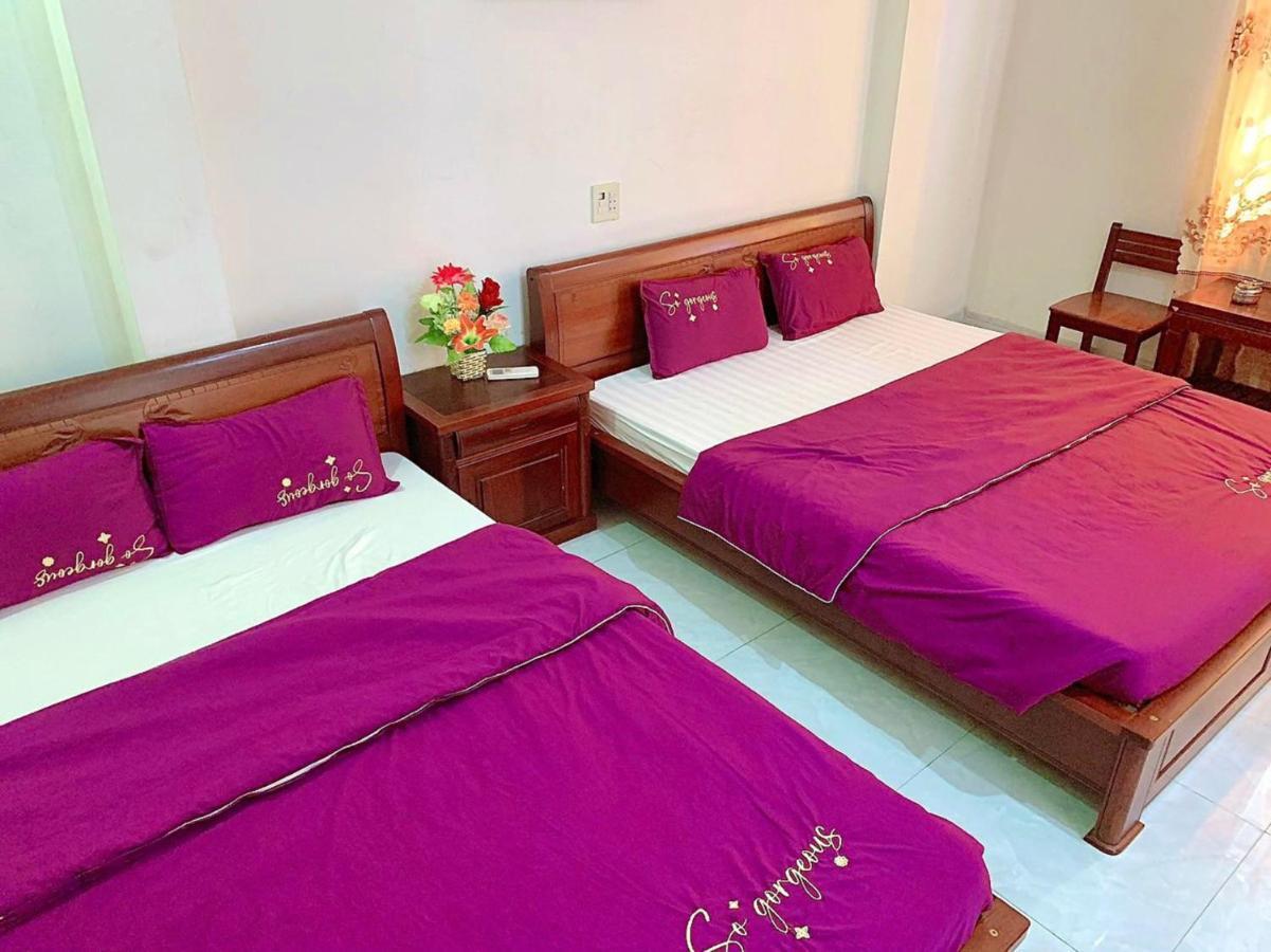 Gia Hoang Hotel Куинён Экстерьер фото